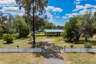 /international/au/2-hoskins-street-stockinbingal-nsw-152683652/