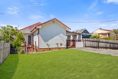 /international/au/146a-high-street-wauchope-nsw-152355908/