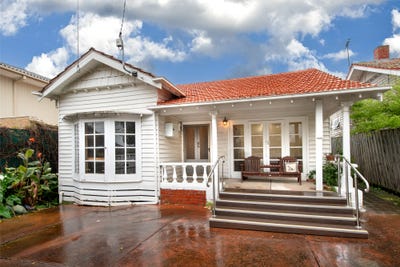 /international/au/33-deakin-street-mitcham-vic-152513124/