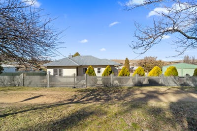 /international/au/10-smith-street-cooma-nsw-148724816/?lang=en