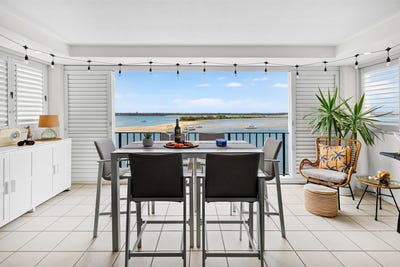 /international/au/29-326-marine-parade-labrador-qld-152267436/