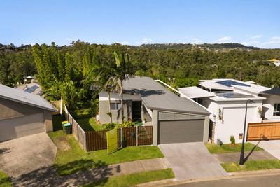 /international/au/15-harriet-lane-oxenford-qld-151271092/