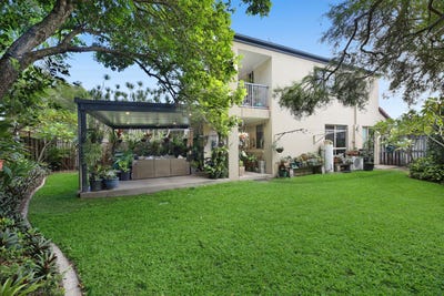 /international/au/4-1-5-studio-drive-pacific-pines-qld-151269616/