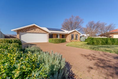 /international/au/8-culgoa-court-dubbo-nsw-148507360/
