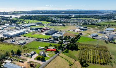 /international/au/24-bishops-road-spreyton-tas-150853372/