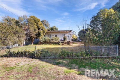 /international/au/70-east-street-north-wagga-wagga-nsw-148408088/