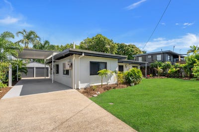 /international/au/21-christensen-street-machans-beach-qld-148535796/