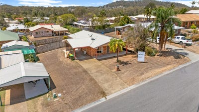 /international/au/7-ceri-court-new-auckland-qld-152535816/