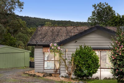 /international/au/14-henry-street-yarra-junction-vic-151160064/