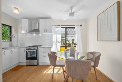 /international/au/1-25-rose-lane-gordon-park-qld-151230956/