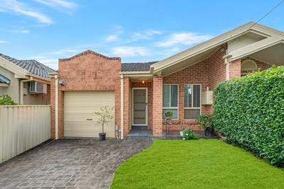 /international/au/17a-alexander-street-smithfield-nsw-151317576/