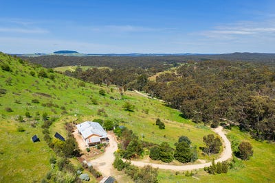 /international/au/469-boundary-gully-road-yandoit-hills-vic-152544484/