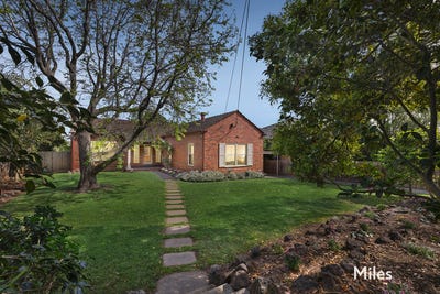 /international/au/19-otterington-grove-ivanhoe-east-vic-152645868/