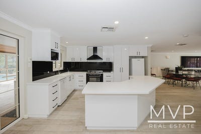 /international/au/20-bellairs-road-kardinya-wa-151423612/