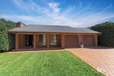 /international/au/24-crest-road-armidale-nsw-151359892/