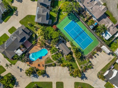 /international/au/3-30-st-kevins-avenue-benowa-qld-148527648/