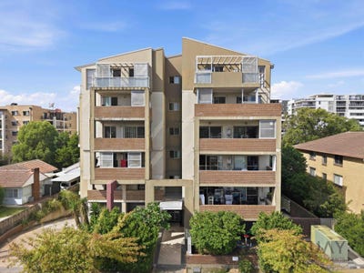 /international/au/28-30-32-copeland-street-liverpool-nsw-150856312/