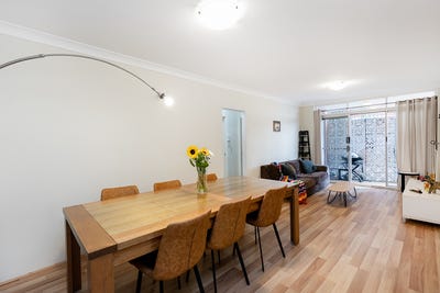 /international/au/36-coogee-bay-road-randwick-nsw-148171432/