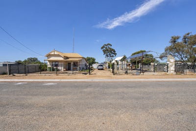 /international/au/1-hopkins-street-port-pirie-sa-152518488/
