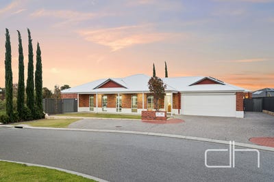 /international/au/76-babylon-bend-landsdale-wa-151657144/