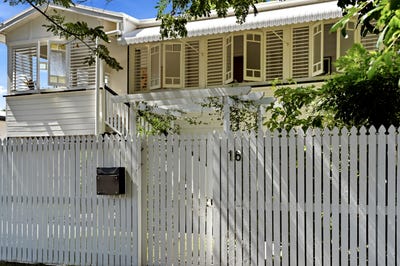 /international/au/16-macrossan-street-south-townsville-qld-150968988/