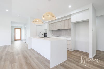 /international/au/9-oystercatcher-street-woodgate-qld-148129832/
