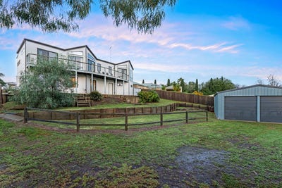 /international/au/29-alice-mews-bannockburn-vic-151430924/