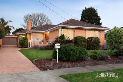 /international/au/16-dion-road-glen-waverley-vic-152638376/