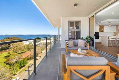 /international/au/701-8-lilla-street-woody-point-qld-152190048/