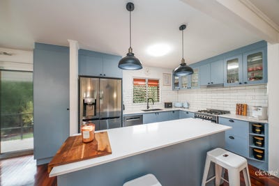 /international/au/18-poinciana-street-cranbrook-qld-151400416/