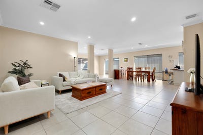 /international/au/19-whittaker-turn-piara-waters-wa-148428584/