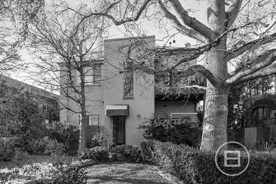 /international/au/7-gladstone-parade-elsternwick-vic-148549264/
