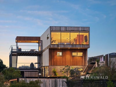 /international/au/24-thompson-way-clifton-beach-tas-148323332/