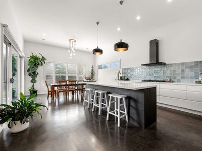 /international/au/22-frank-street-allansford-vic-150853536/