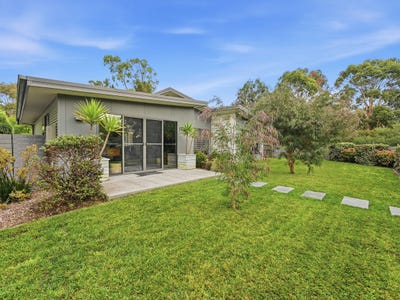 /international/au/17-nairana-street-gravelly-beach-tas-151344320/