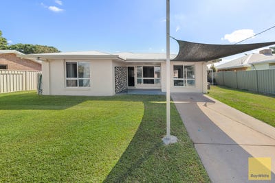 /international/au/40-jacqueline-drive-emerald-qld-151017356/