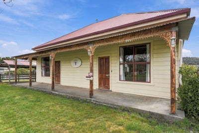 /international/au/17-stoke-street-branxholm-tas-152652692/