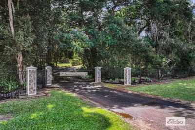 /international/au/7-malcolm-road-tinaroo-qld-151470900/