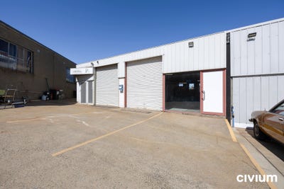 /international/au/unit-4-16-kembla-street-fyshwick-act-505240636/