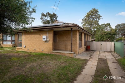 /international/au/8-mcintyre-court-west-wodonga-vic-148497080/