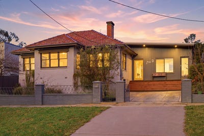/international/au/40-crest-road-queanbeyan-nsw-151460848/
