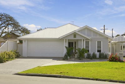 /international/au/27-kurrowah-crescent-margate-qld-152490380/