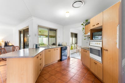 /international/au/19-blue-mountain-crescent-warner-qld-151366900/