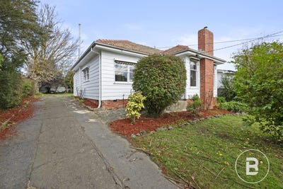 /international/au/9-williams-street-wendouree-vic-151322424/
