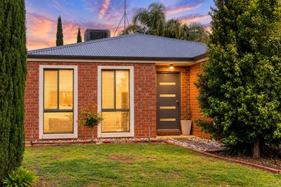 /international/au/8-ella-mae-court-red-cliffs-vic-152641912/