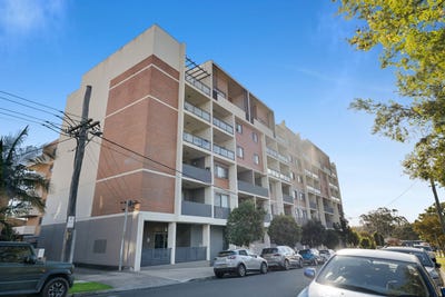 /international/au/18-3-9-warby-street-campbelltown-nsw-151149628/