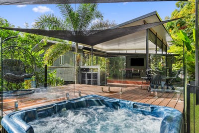 /international/au/35-uplands-court-tallai-qld-151159264/