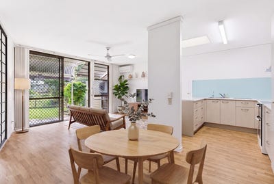 /international/au/unit-8-18-doolan-street-nambour-qld-152033420/