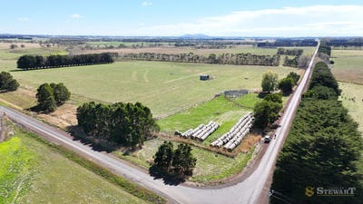 /international/au/cobden-terang-road-cobrico-vic-700408000/