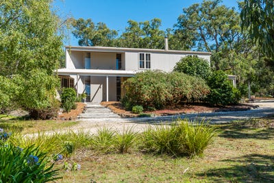 /international/au/103-royal-parade-riddells-creek-vic-150652212/